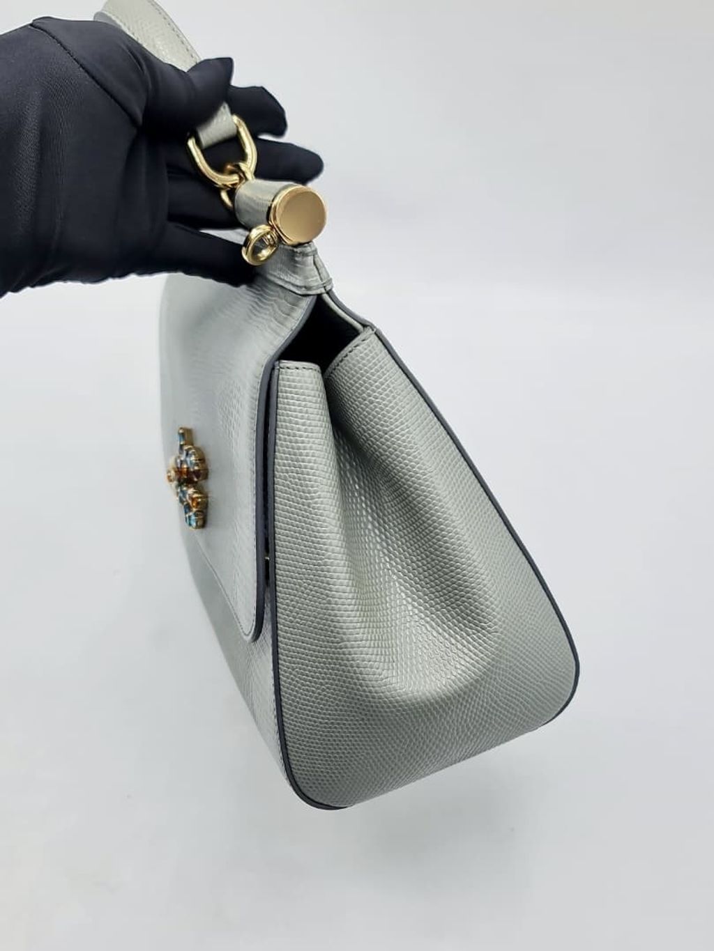 c72dfeb9-ba4c-4b5a-8f2f-2552a6df0f1f