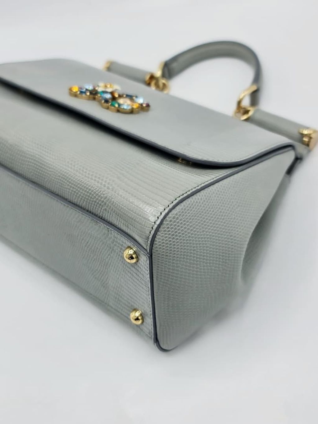 aaaa9d18-8262-46f5-9a7e-40b8fbaff9ee