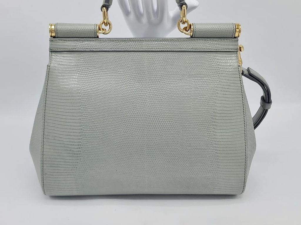 25ca7de9-542f-44e8-b2bf-cc9e7fb43309