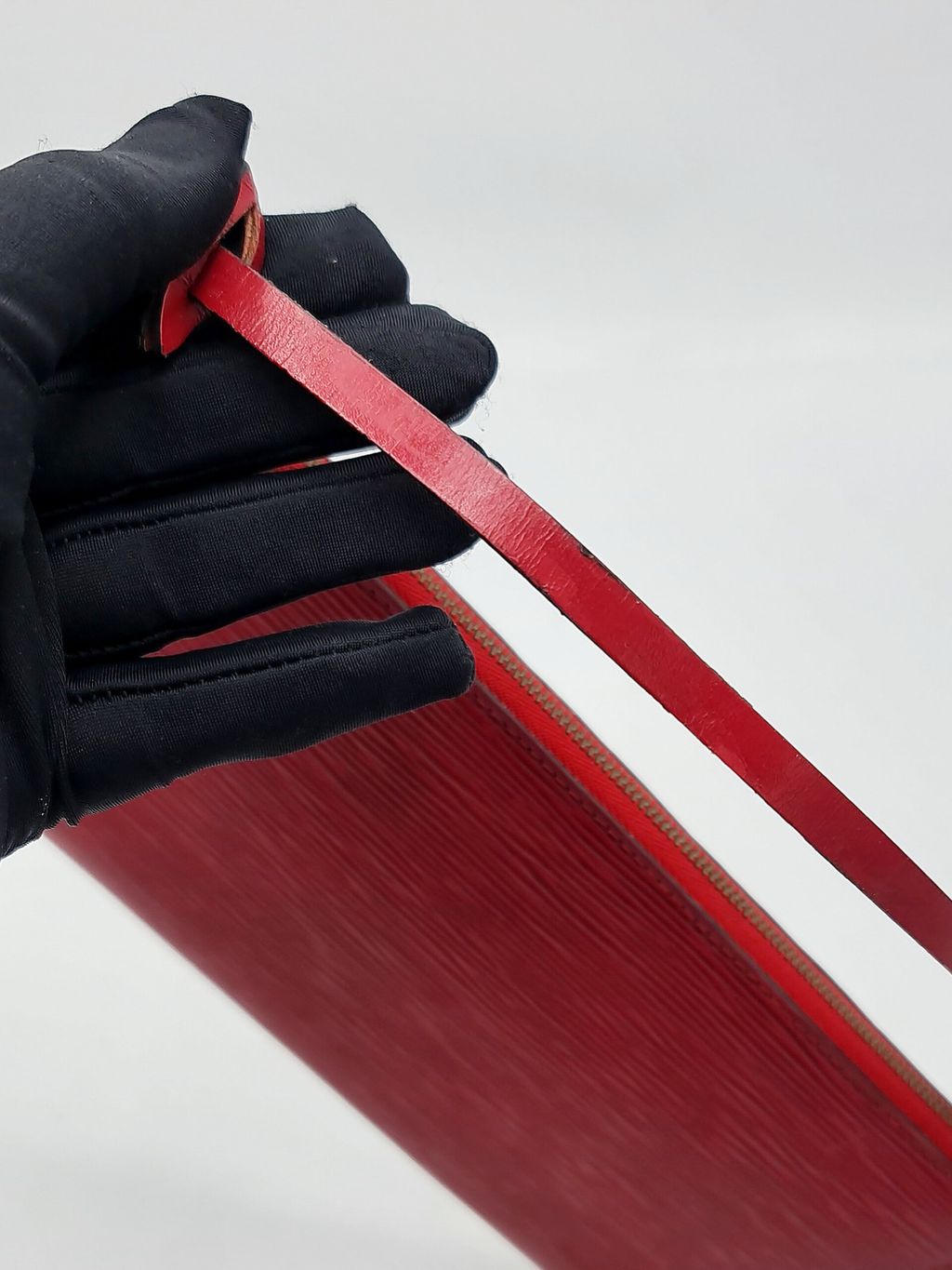 74f1ba98-e82e-47be-88de-c2e3b53c2e18