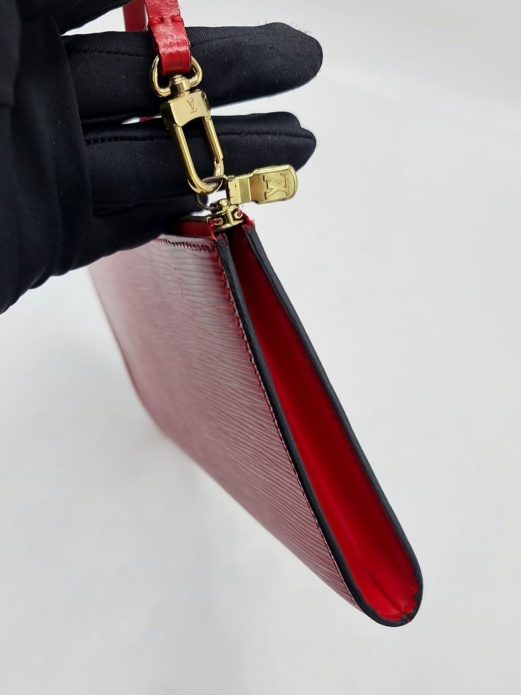 a1fc2f88-1001-4594-8ad7-c13879e494d5