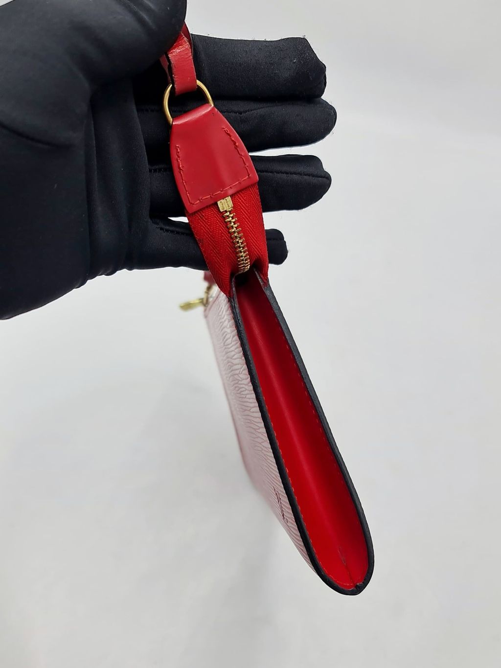 6beb4055-cc88-4377-acf1-5713b5cf6c95