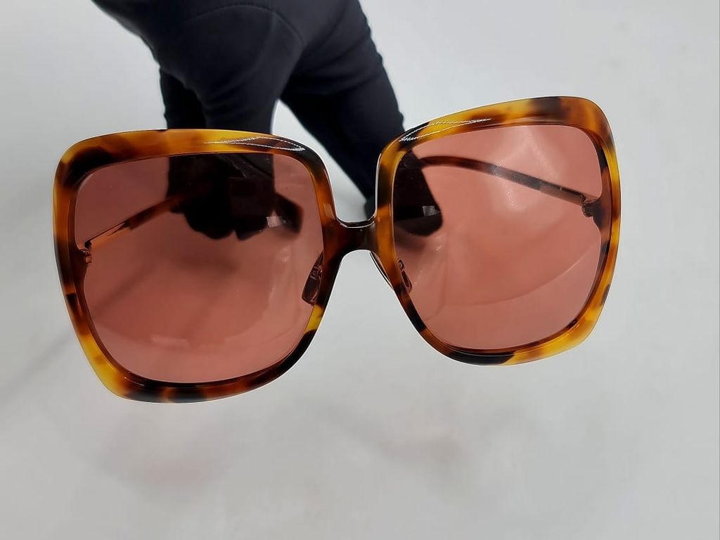 f5852178-6a19-405b-b41c-f1e624b830d0