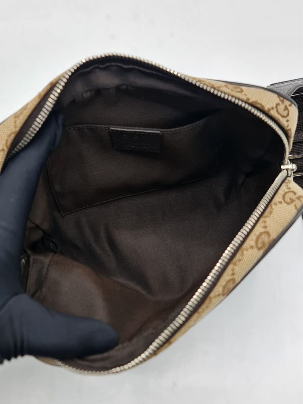 efdea438-0464-4bc1-9fd6-a3b94d345c74