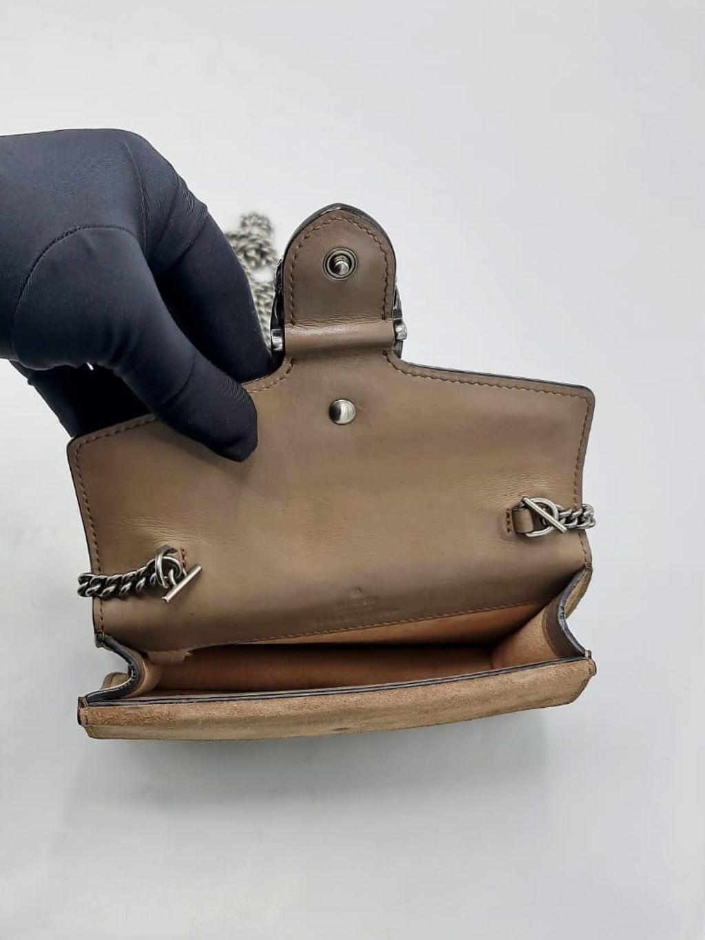 c761f32d-d90f-41fc-81c3-1a635eba4355