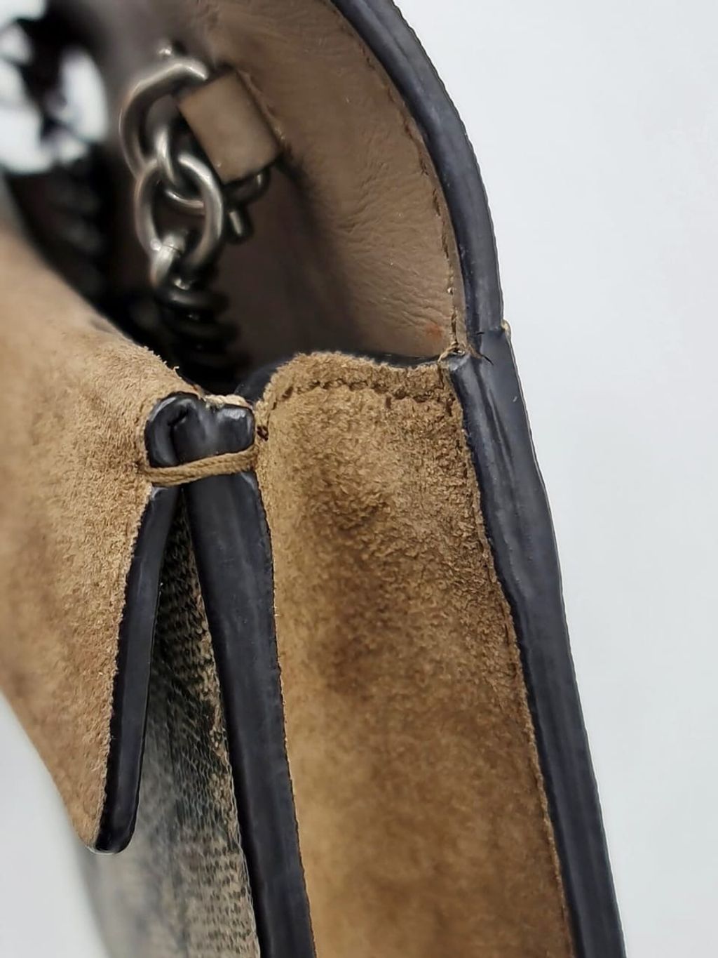 37171112-744b-42f7-b0e0-a36208951eea