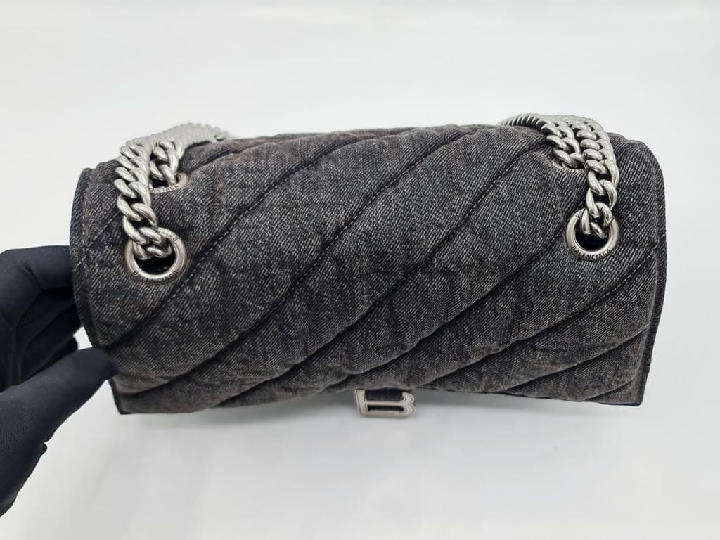 9abbf976-9774-49c7-9d74-22194168b820