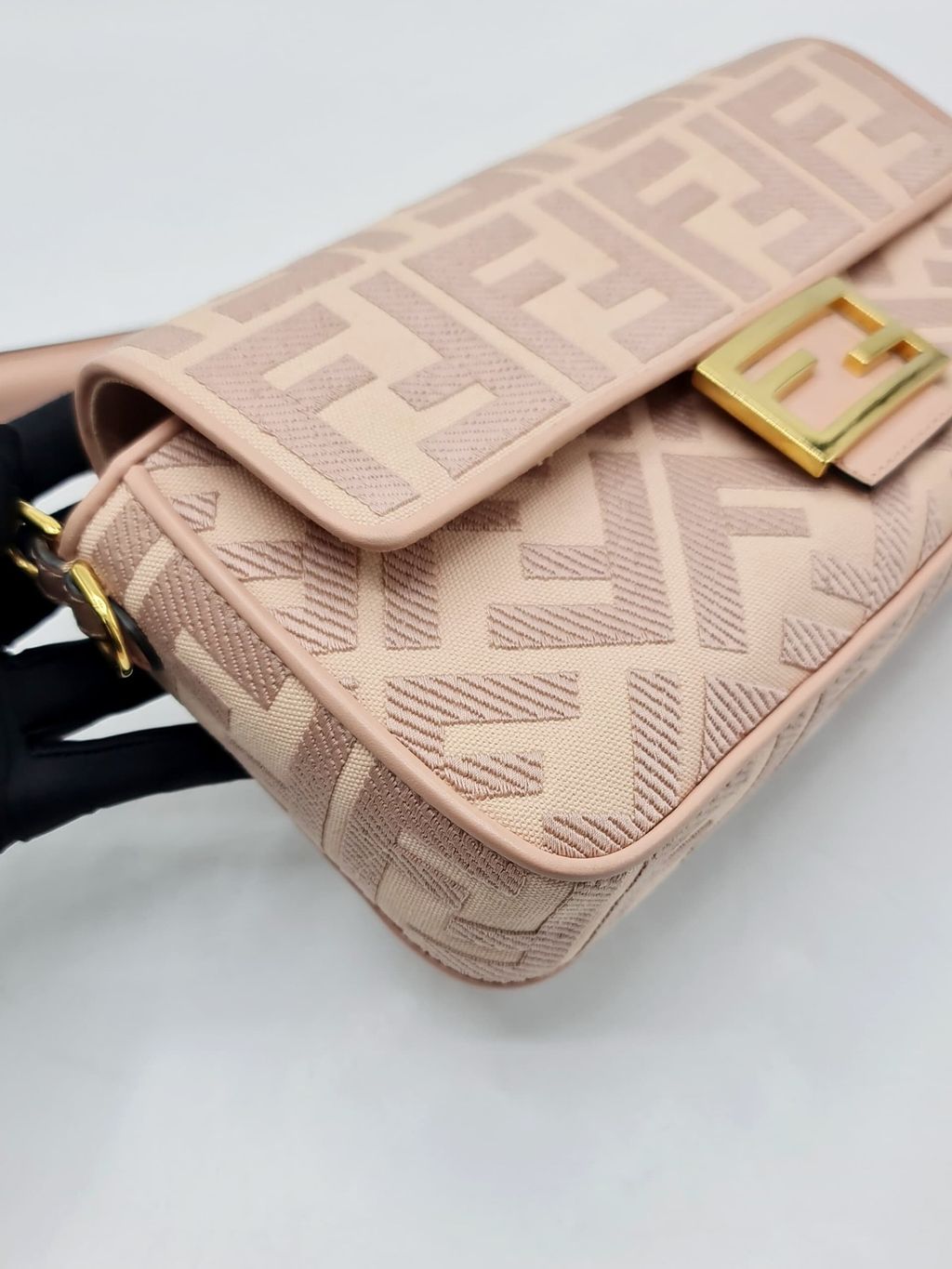 805c008b-db25-44f0-bd80-c8a11ef07c2f