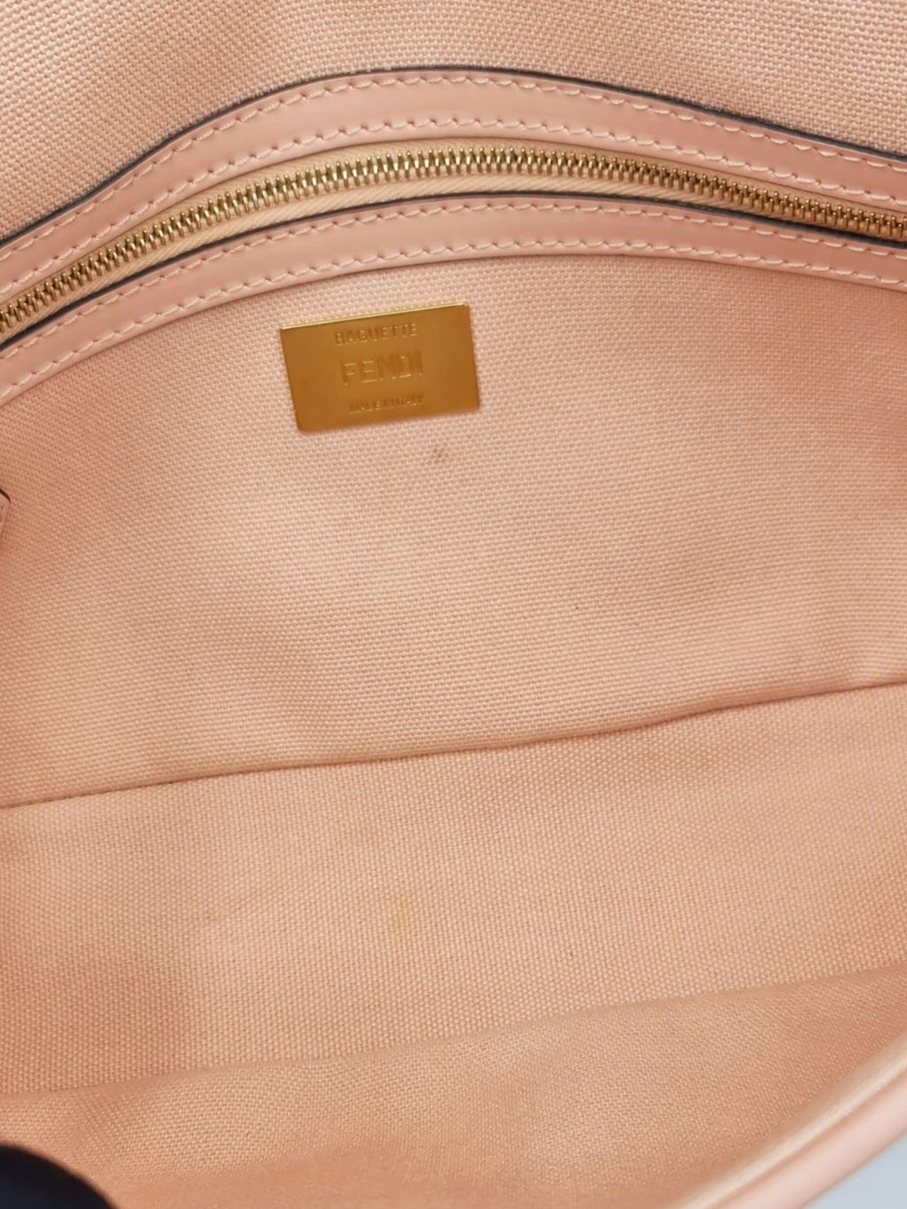 6e4a5d55-2da0-4693-802a-2068ef6b14f0