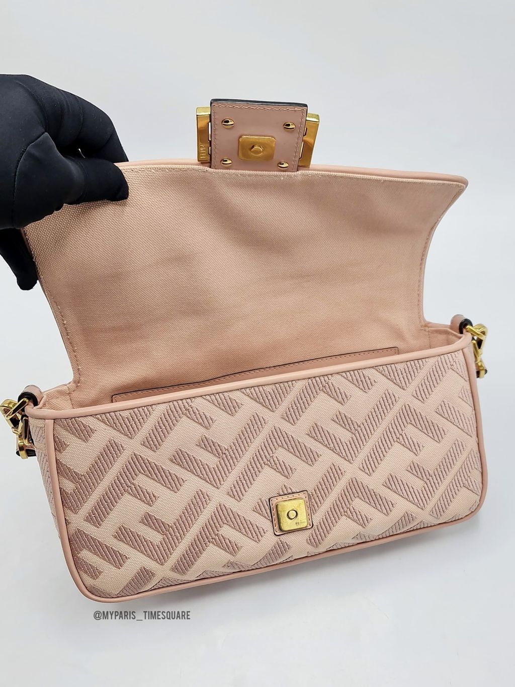 8c552e1d-6204-4151-b345-a797059faed6