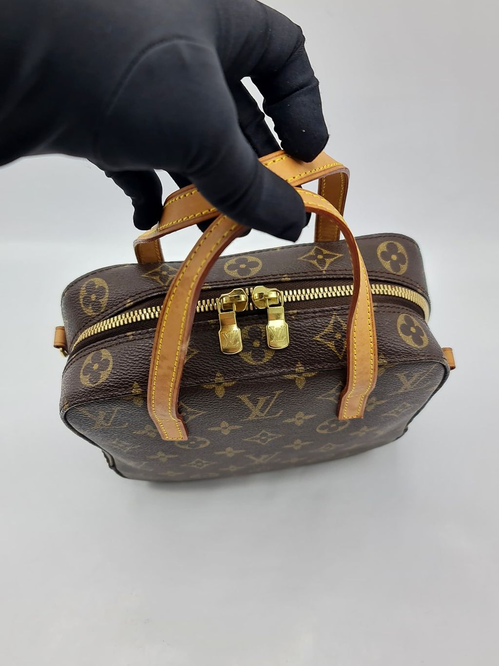 2d803f39-5821-4b4c-be73-ac5da58f0089