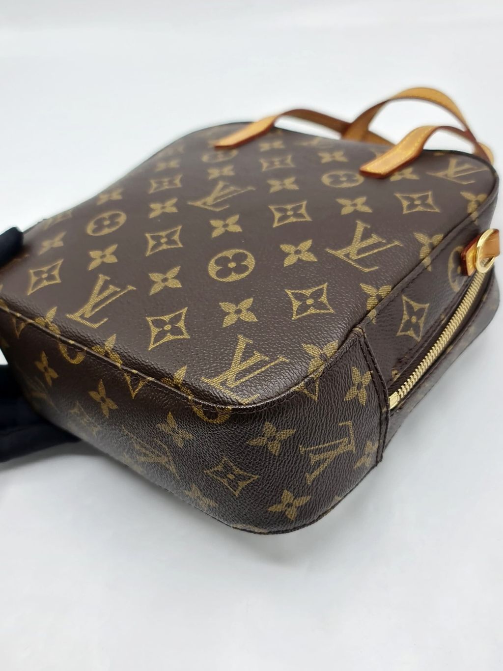 e7da0729-05ab-4cef-826a-9d728b9ddb56