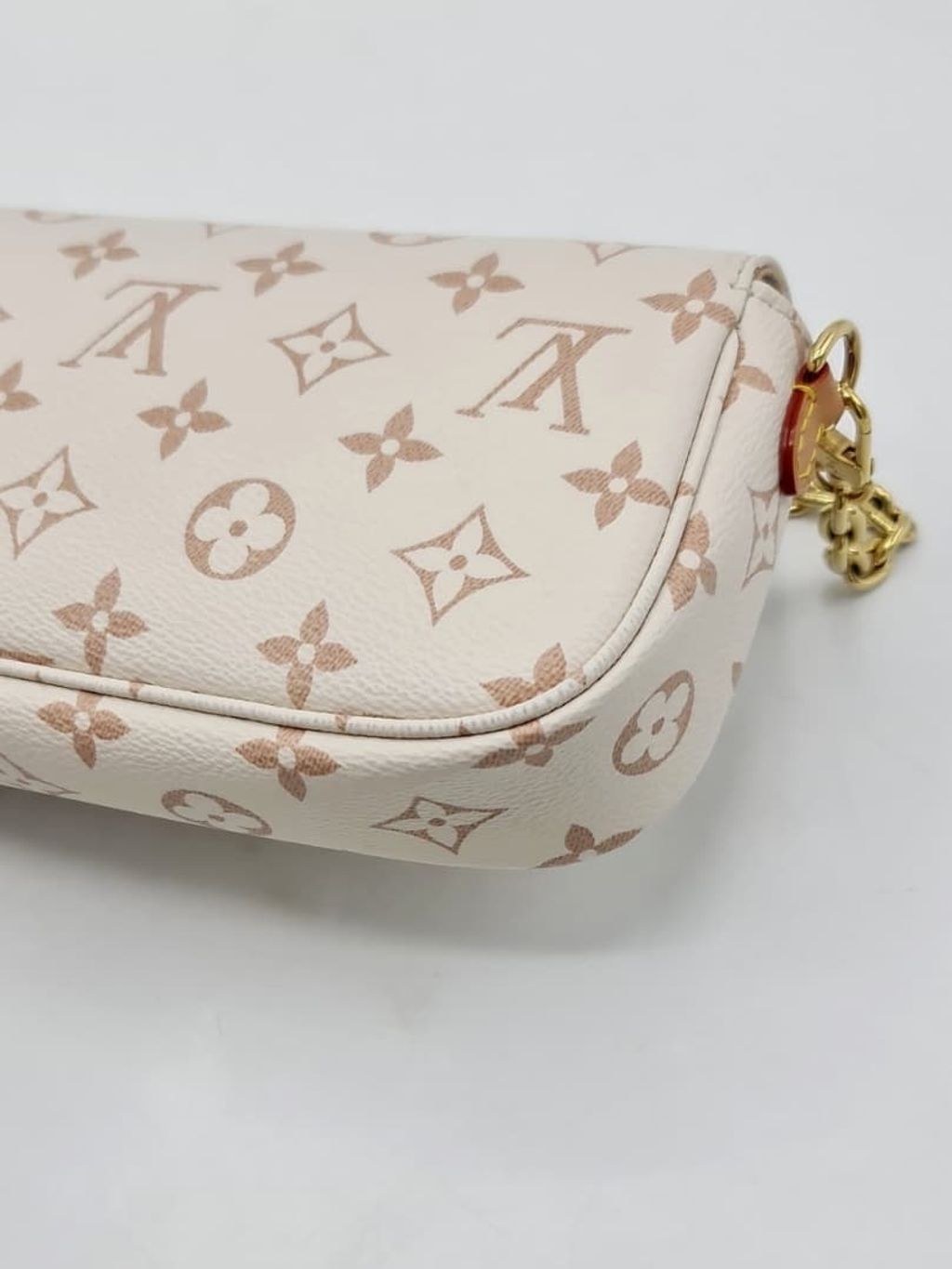 b9b60513-6938-4253-bb25-b134004cd639