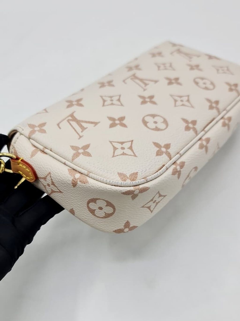 37b6db4b-a1e0-4bf4-ba33-edb6dace4734