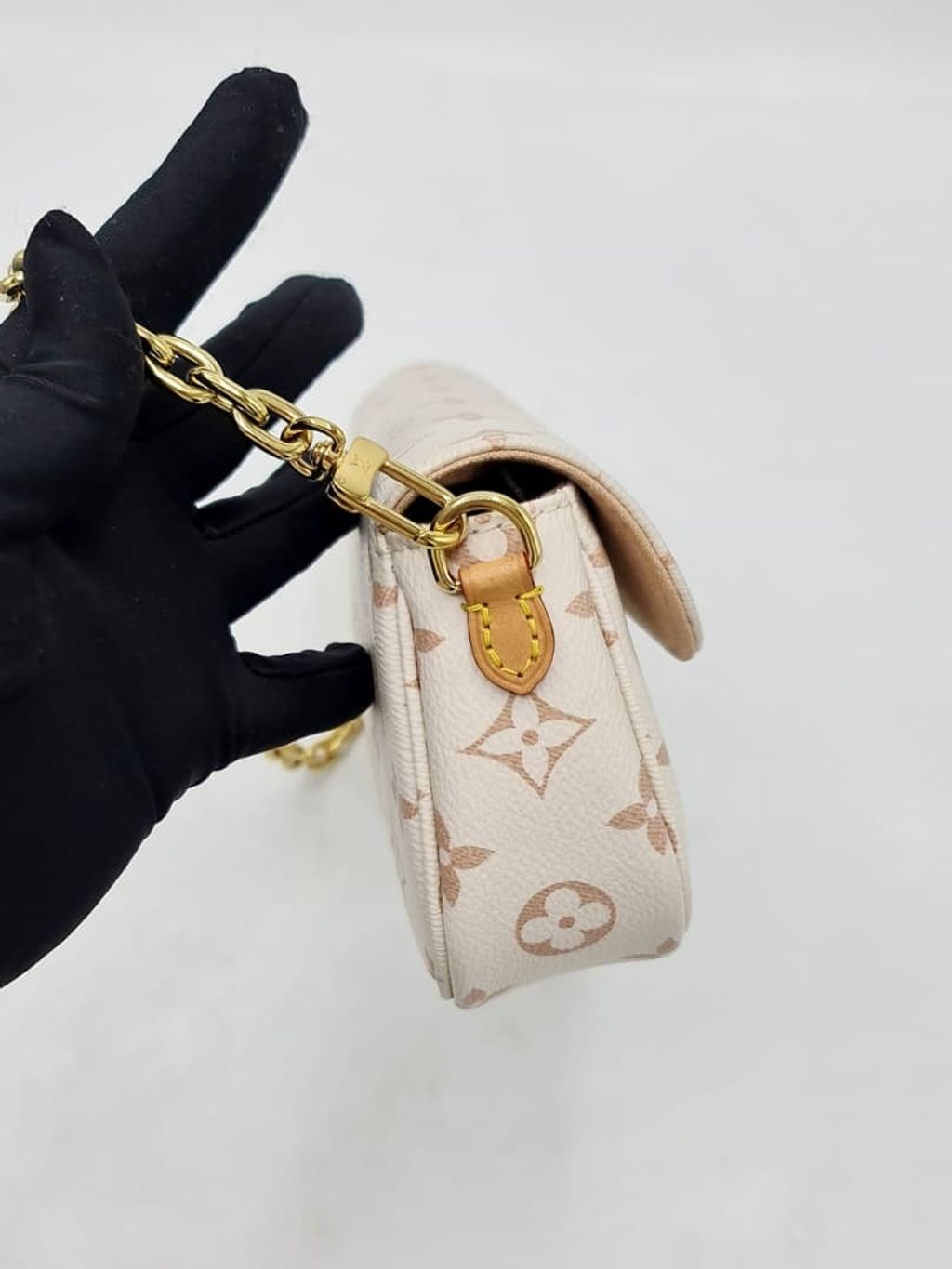 b1859aa7-ac17-4c0d-895e-4c475c60ac9f