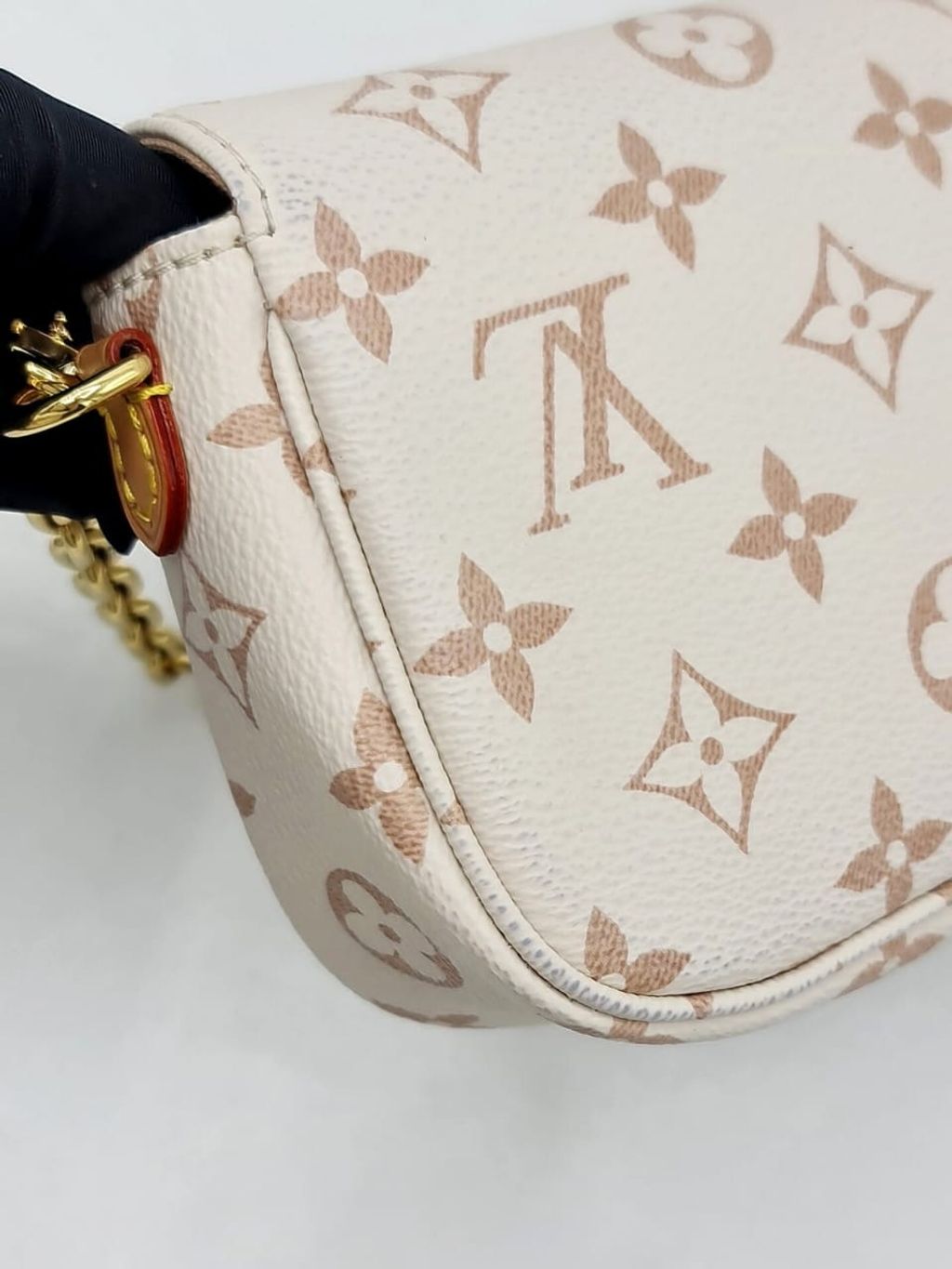 1434b58b-d033-4dd3-9d6b-69bb8b75b195