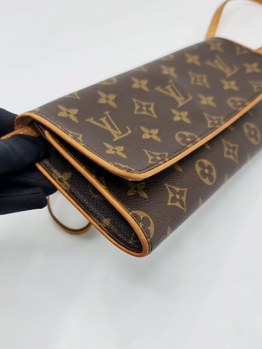 4ae1196f-bd9a-4a76-8c3d-21f6243b12c5