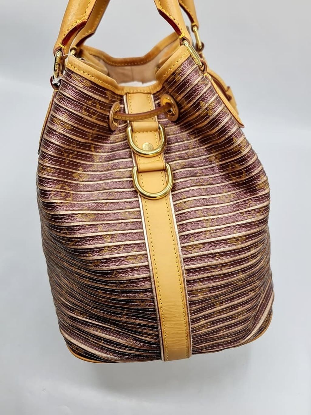 9b637100-7eb3-4f54-90ee-fd3e7dacae50