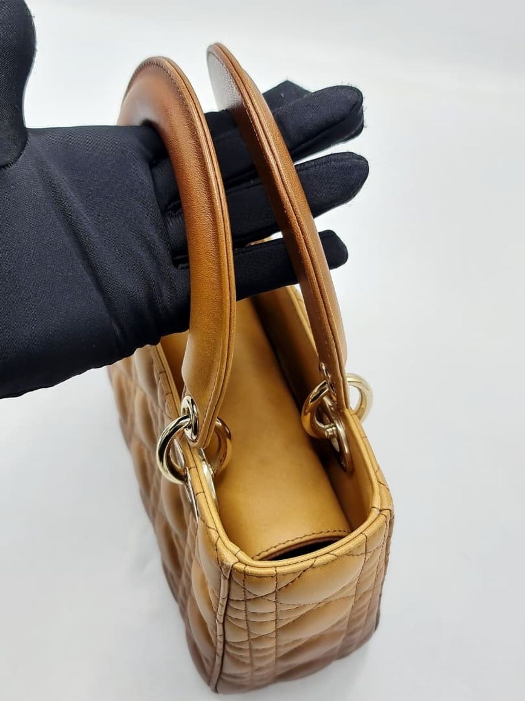 9ab542ca-60dd-4ae6-84be-2cd883f9f5ae