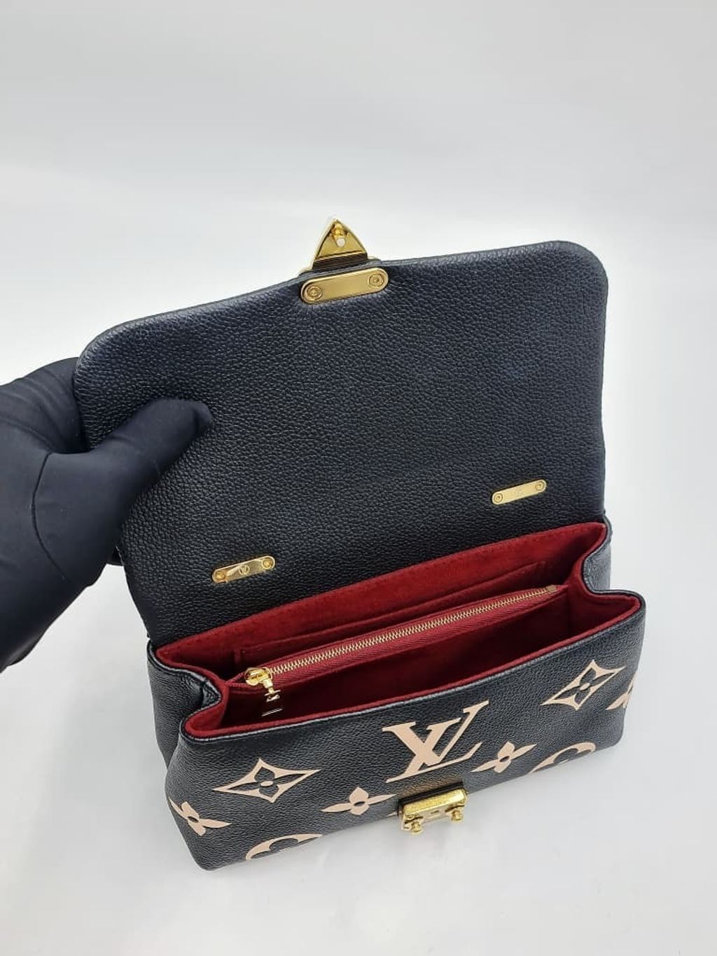 dfc659fe-7616-49a7-b46b-f37f1b881203