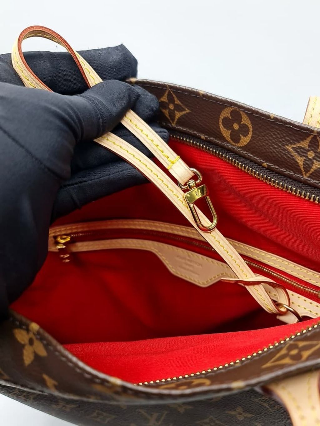 c70249e2-4b25-4e36-b543-fd871d88c922