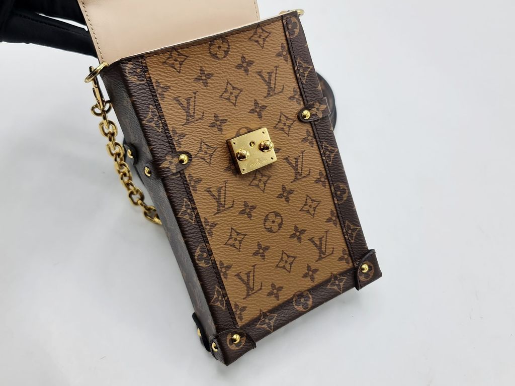 77c0fc20-41aa-40f6-abc5-471a1278bd6a