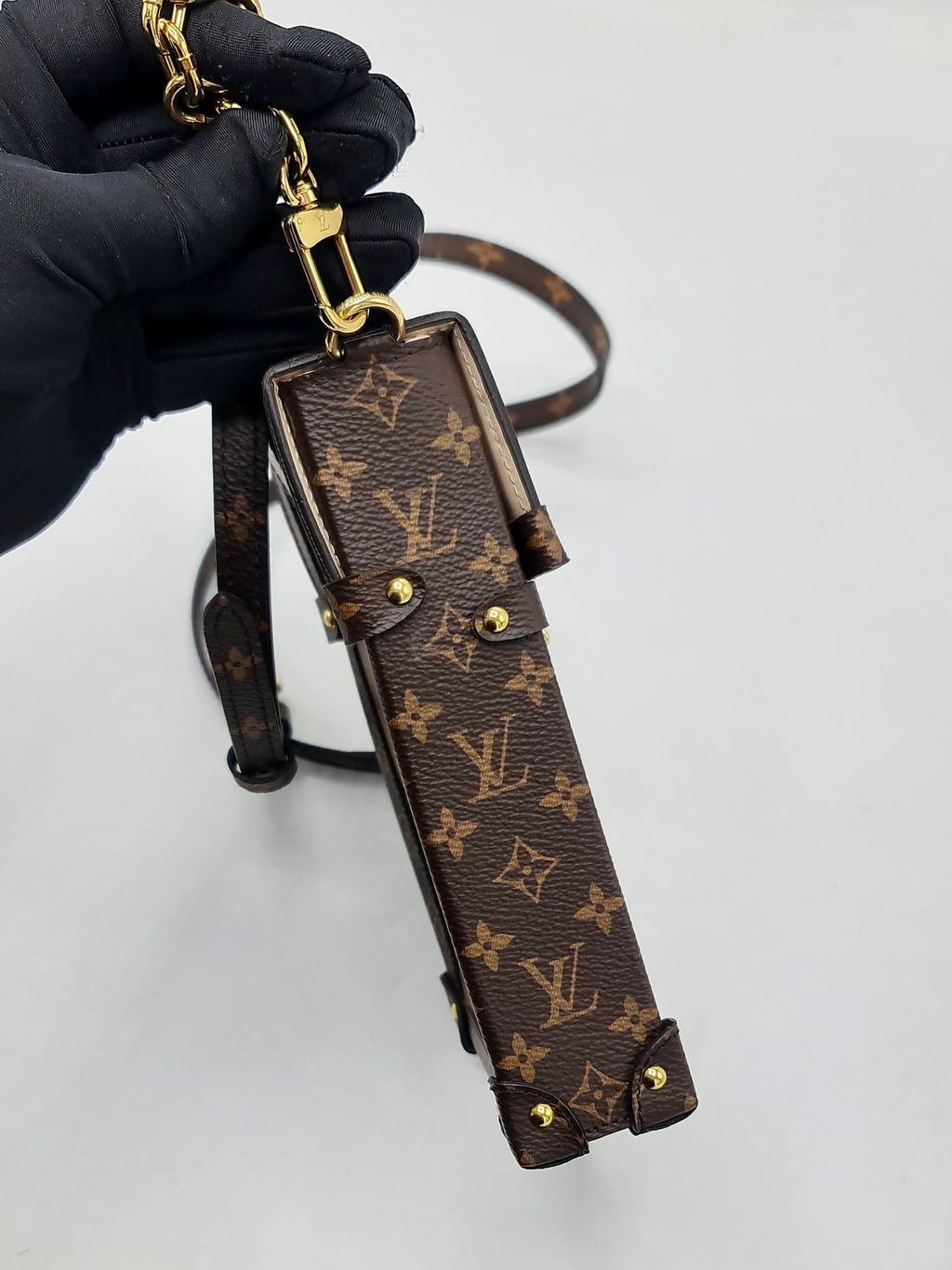 c374b485-1b0d-4622-b9f0-7586cc915f5f