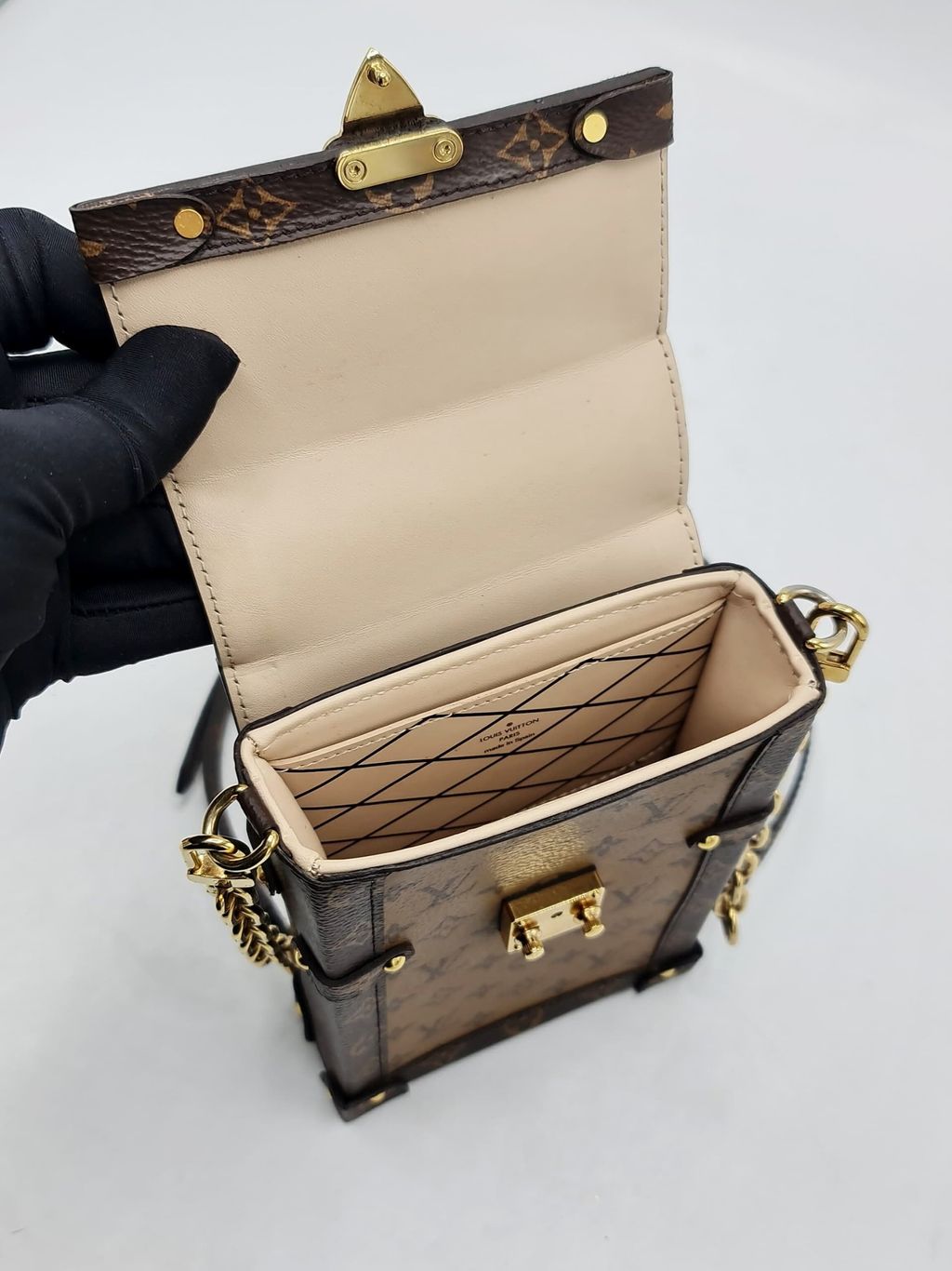 c22d2499-4a45-49c8-a225-5347c881b848