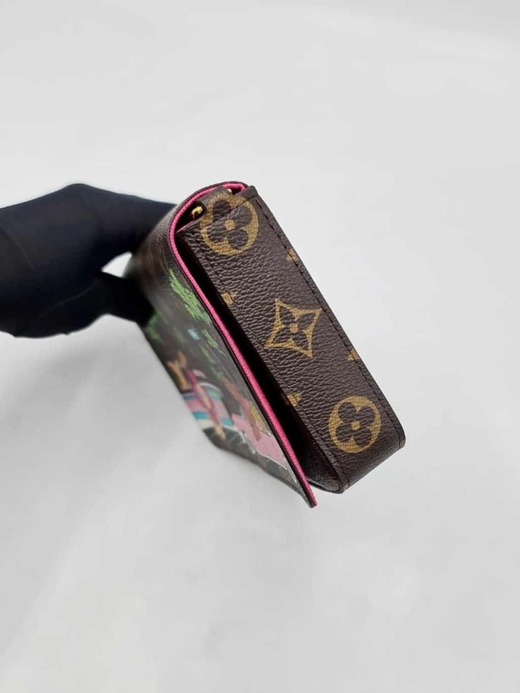 9869bc06-d716-4988-9bbf-541a98af7537