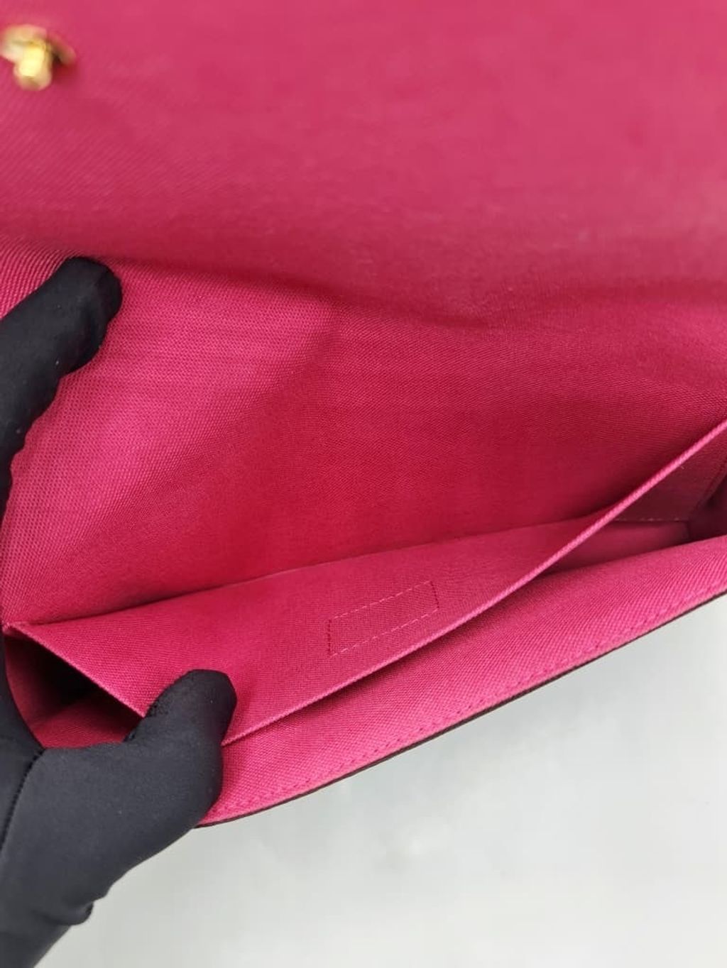 aabca6f8-73e5-4e09-a685-a20449e84c9a