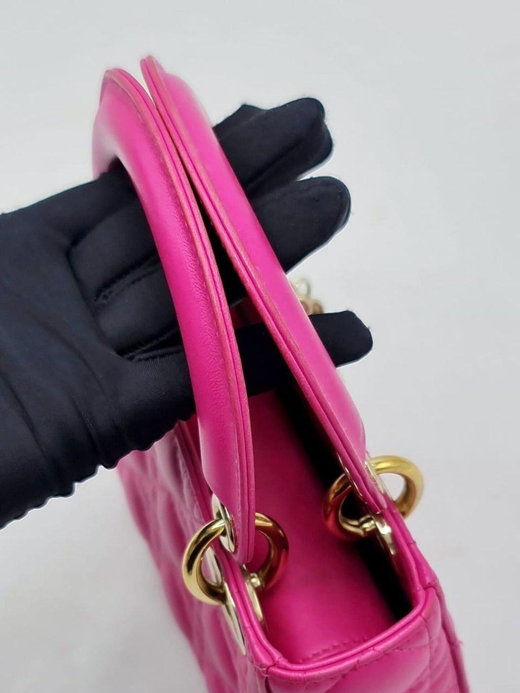 26f5909e-5dae-4b91-a629-78f6f34aa75f