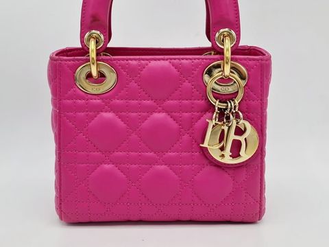 c49fcb32-9eb5-4374-911e-56442300a841