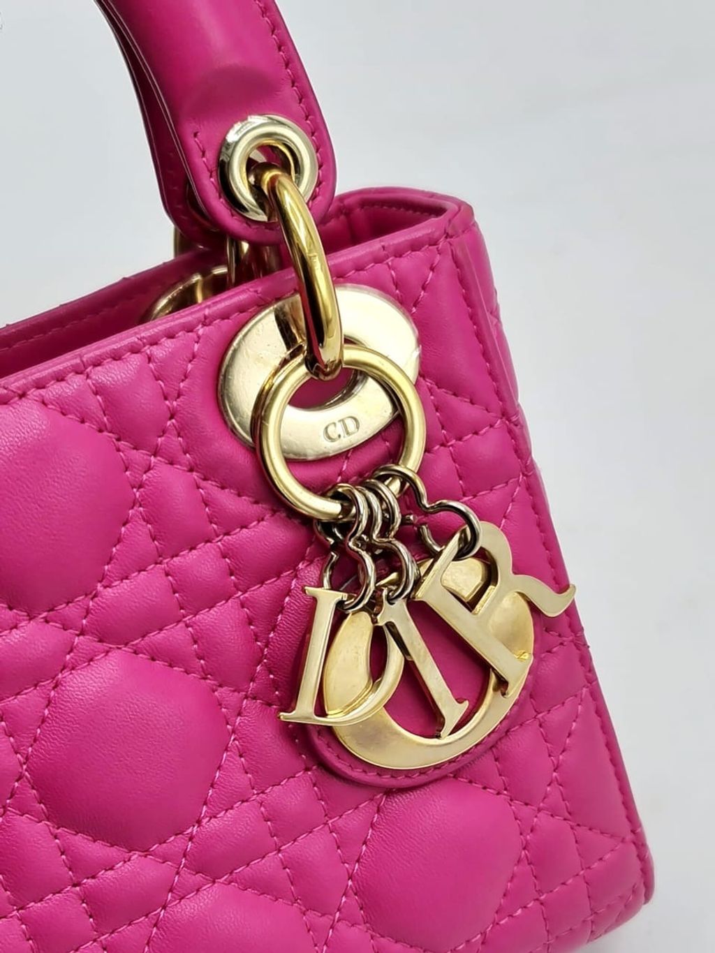 c2a1f19b-12c7-4cfe-a6f0-0b9592f8cd6e