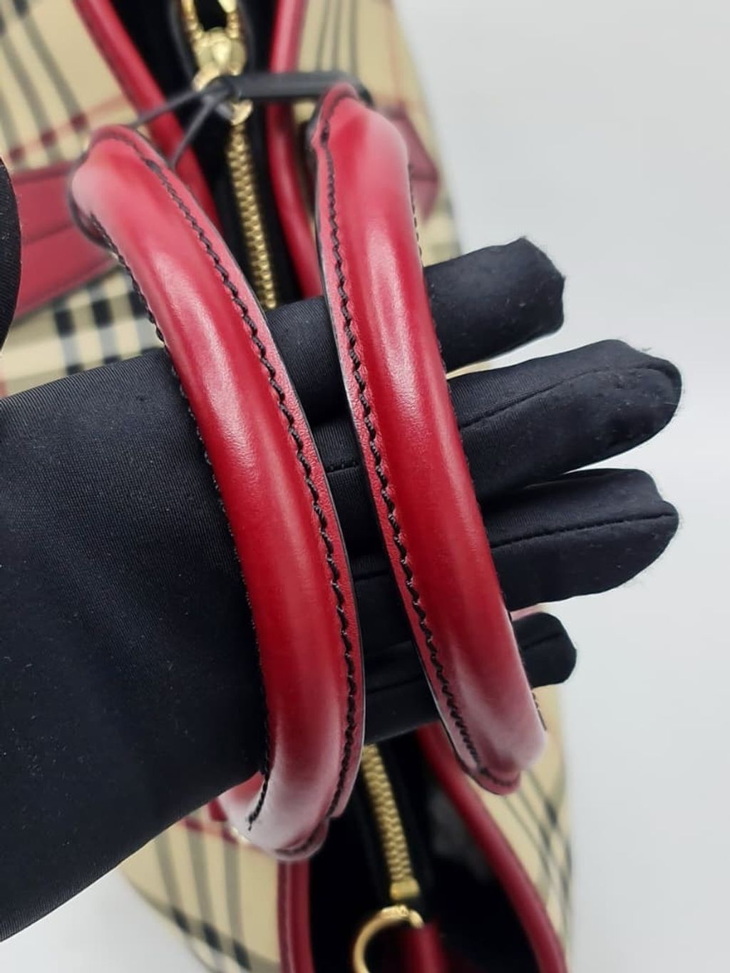 d6b054ef-000a-43e8-b780-e7fbb92e9e10