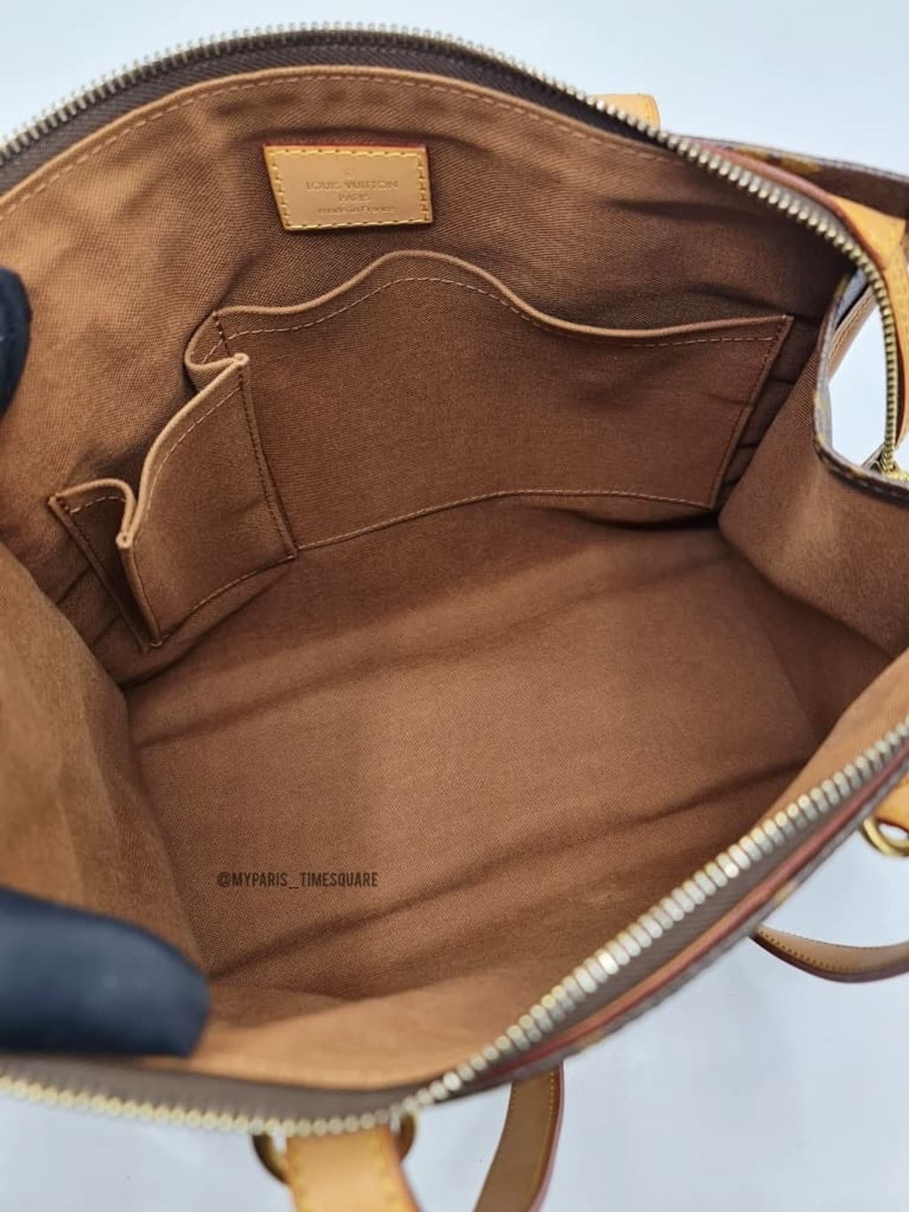 62c0bb9c-e011-4e0e-aae4-c53674c19454