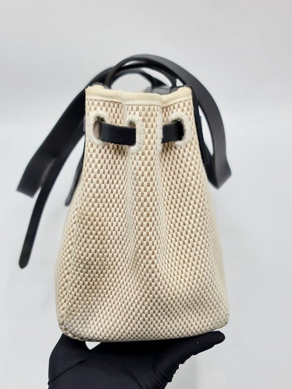 1c907c9d-ff09-495c-9c99-6bf276ae9c2c