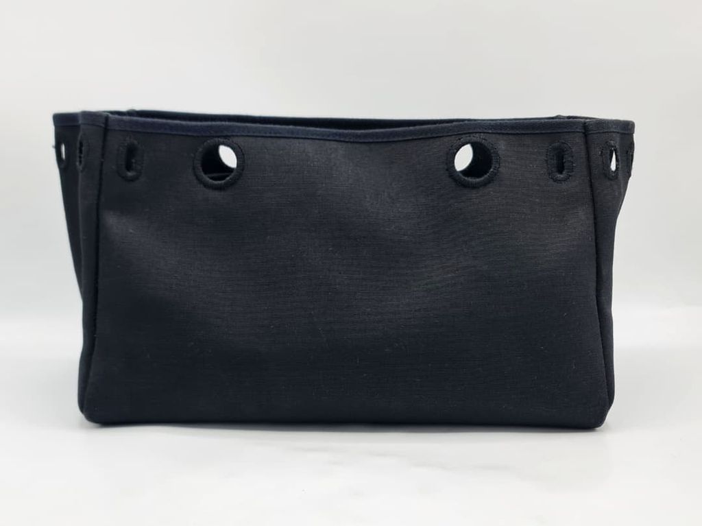 ea446ddf-2893-4ad3-942e-798f51b4e273