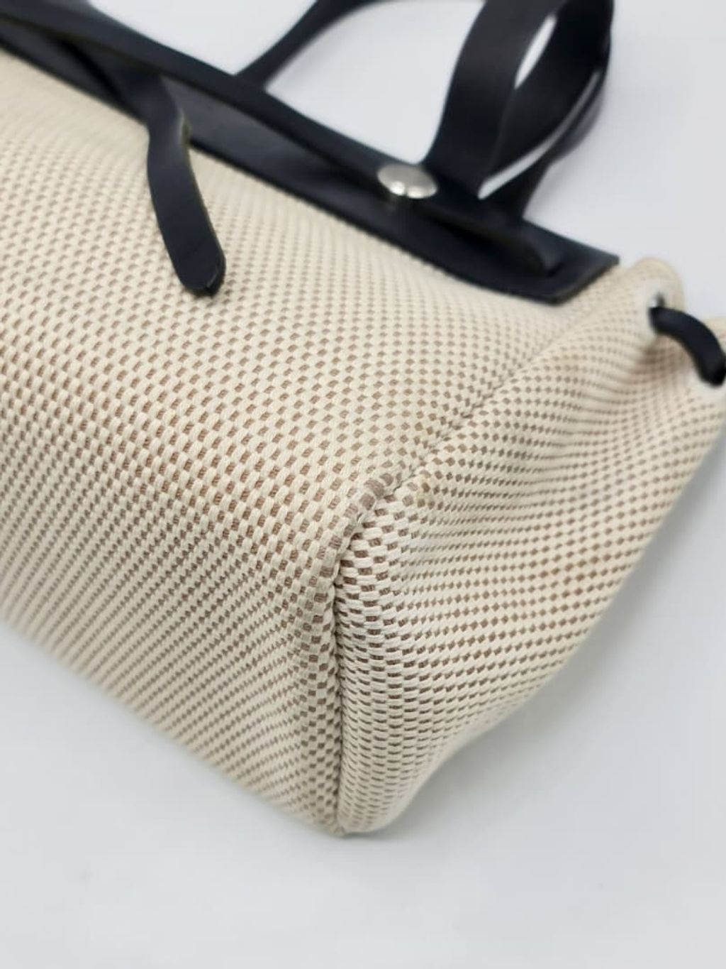 27770969-351a-4ec4-af5d-efc8aaaaa867