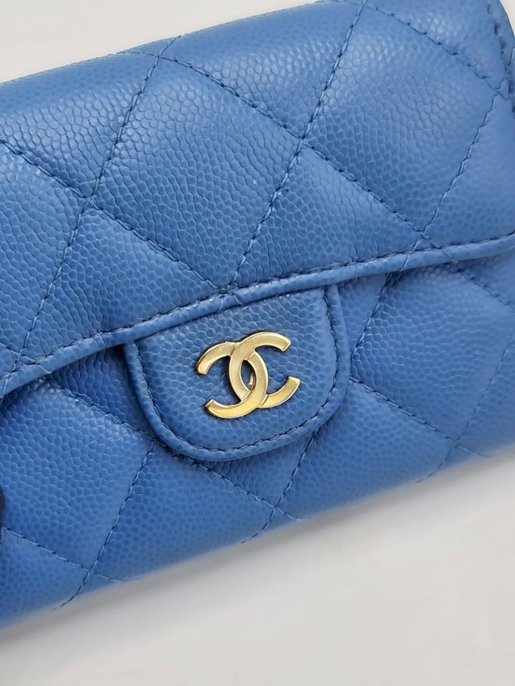 a5afc323-2c0e-4211-9fe5-64d29f231c6e