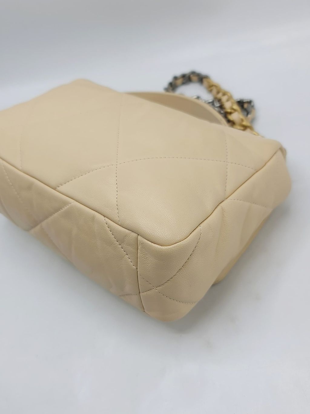 adf03159-16b4-4a74-b6a3-11cebb7f4a06