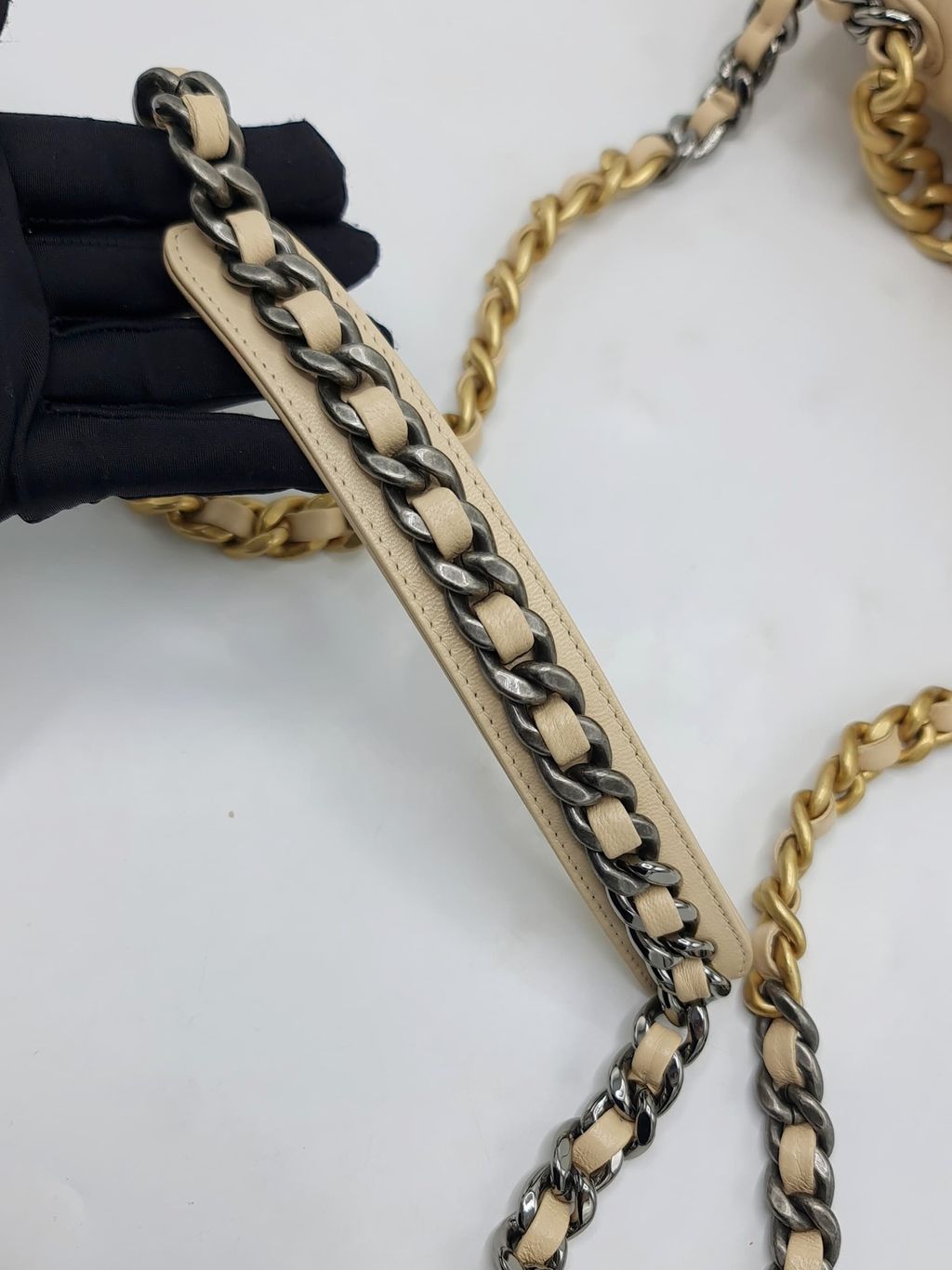 ce0226c4-49a6-40b3-8800-8d794cb0c135