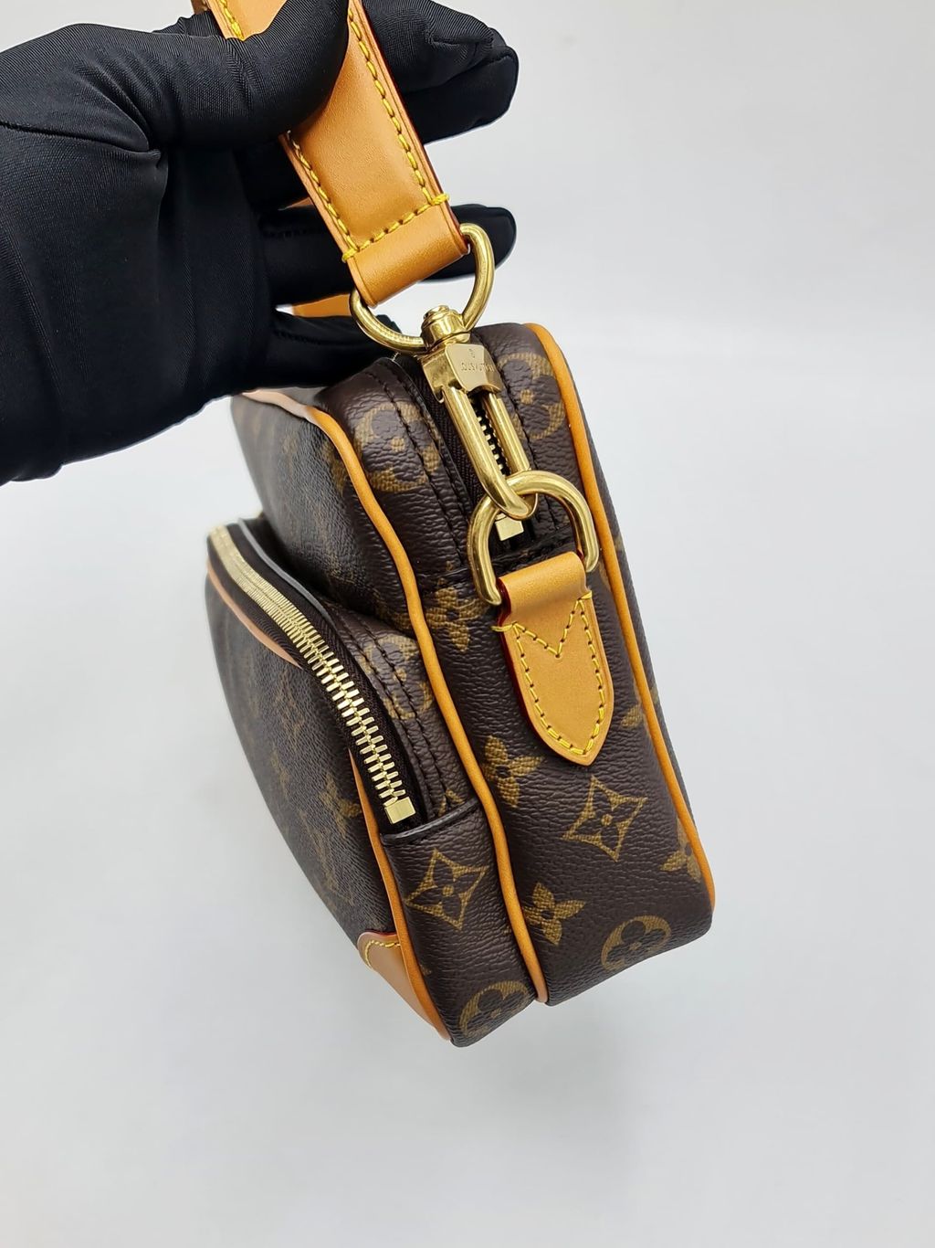 64a94ad3-8dc2-43f6-afc9-d9dceff8d2af