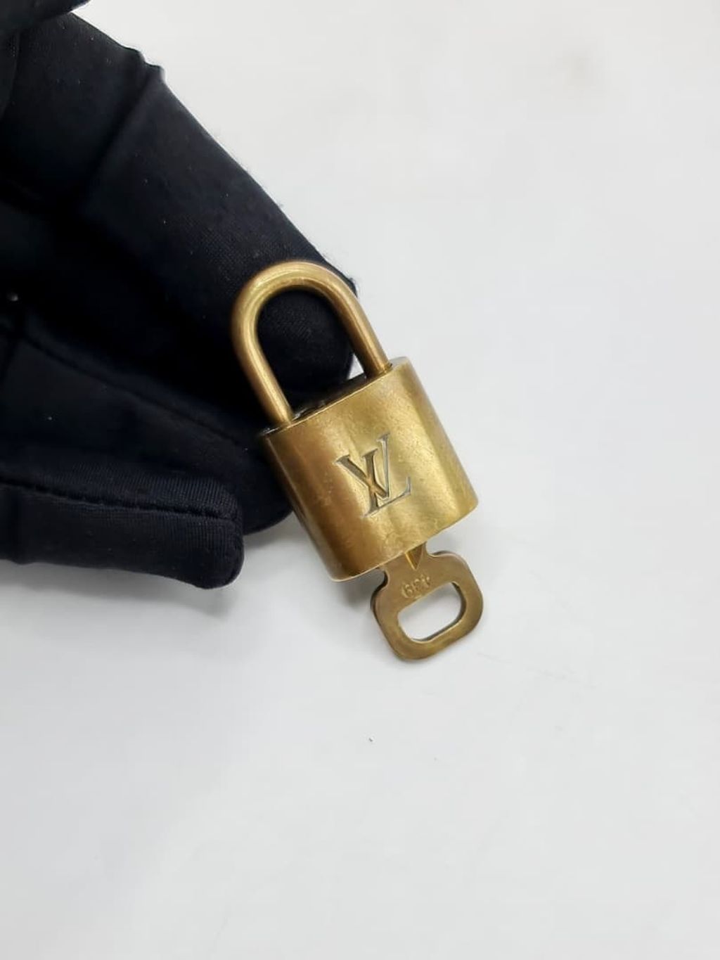 351f87fd-e83f-48ab-b0fe-8c0df3cd0648