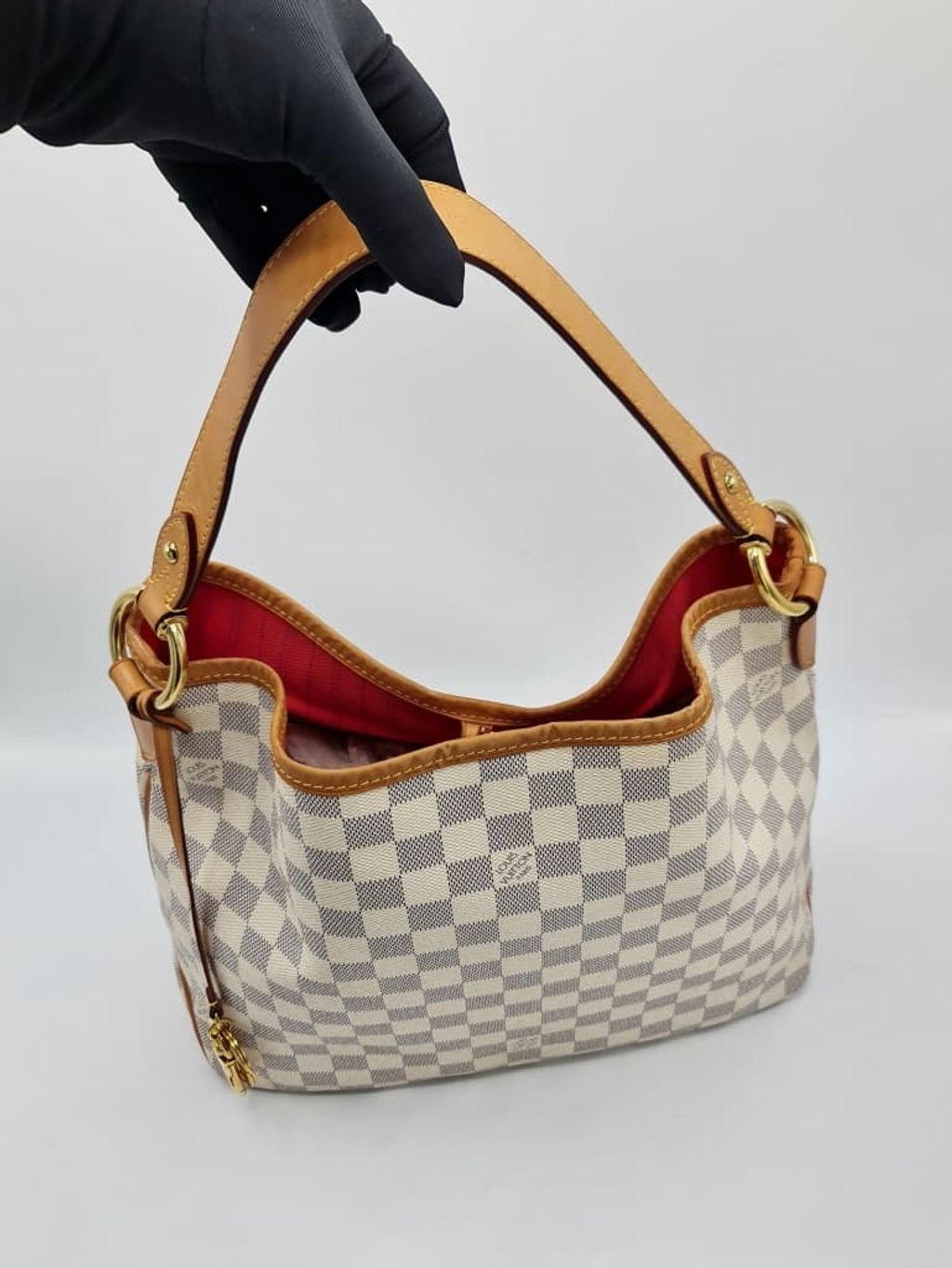 33f87662-e94c-427a-9f38-a49e43607600