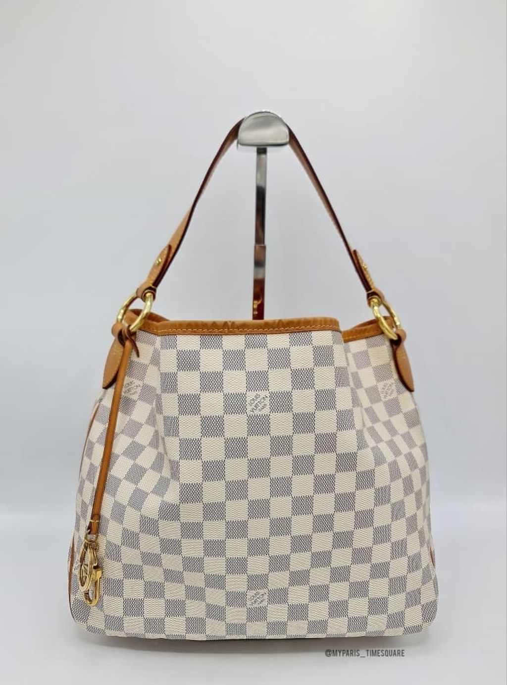 c9baf586-49db-4ed1-8eb1-b85723d2392a