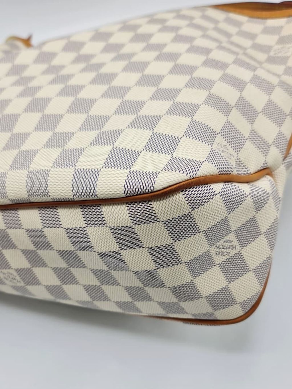 049b04a8-cd42-4130-8d83-bb4a583e5922