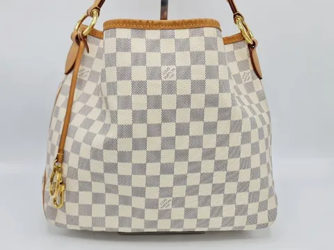 7a73024a-d3f4-423c-bcce-6da25d335cb5