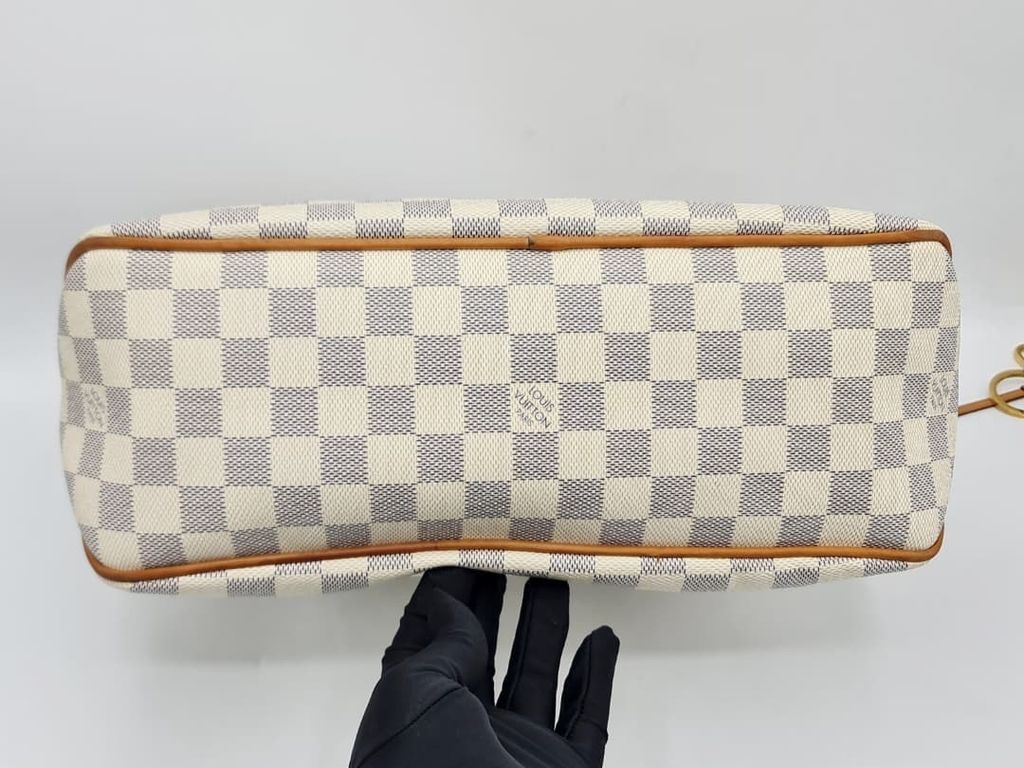 216cd321-a4b8-416f-bece-6dee33ed4ffa