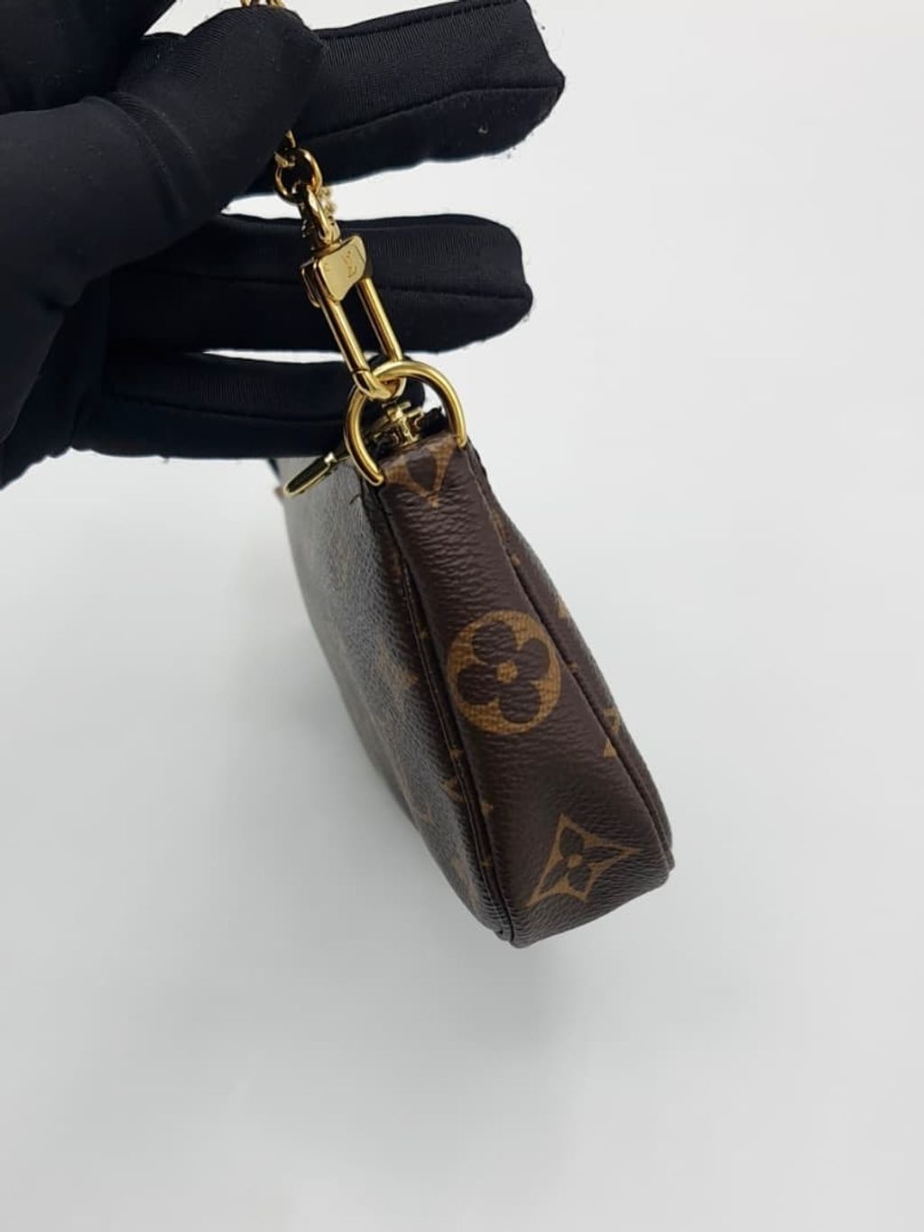 0989dfea-65fc-43ad-85a3-9634ddd19334