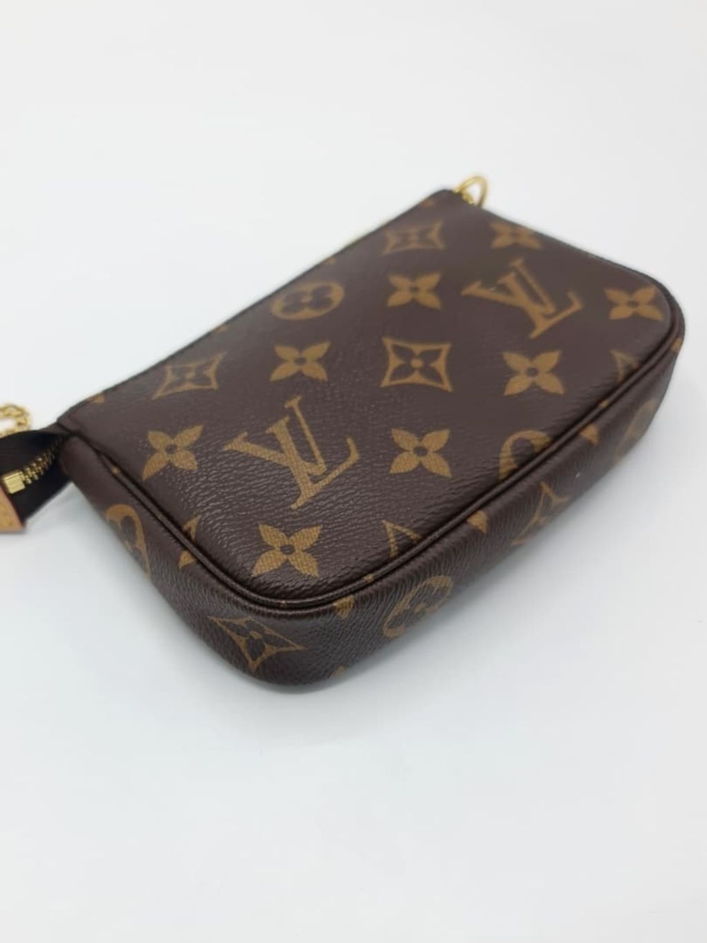 f0da1d4d-e7f3-41d2-985d-11511f96f937